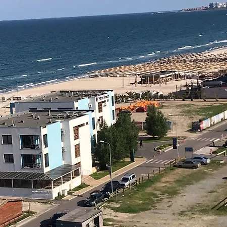 Sea View Apartment *